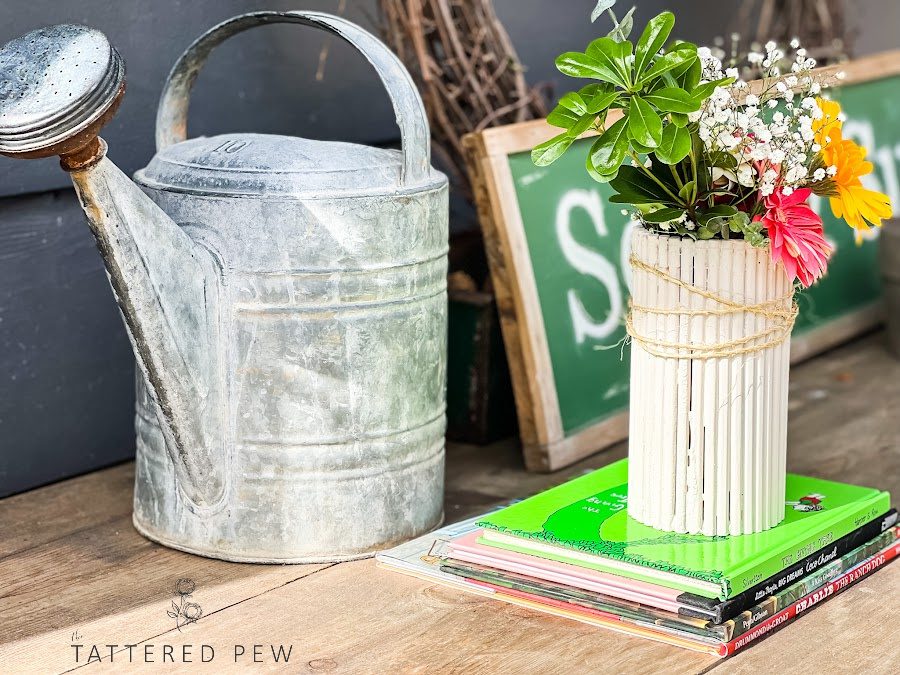 Painted pencil vase DIY