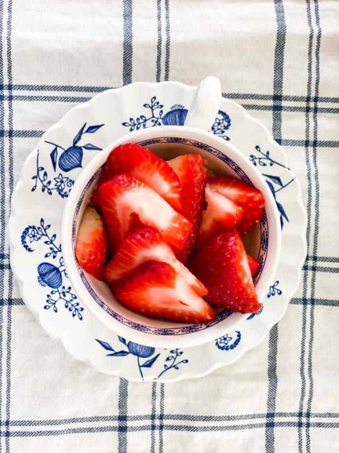 2 Minute Angel Food Cake In Tea Cups