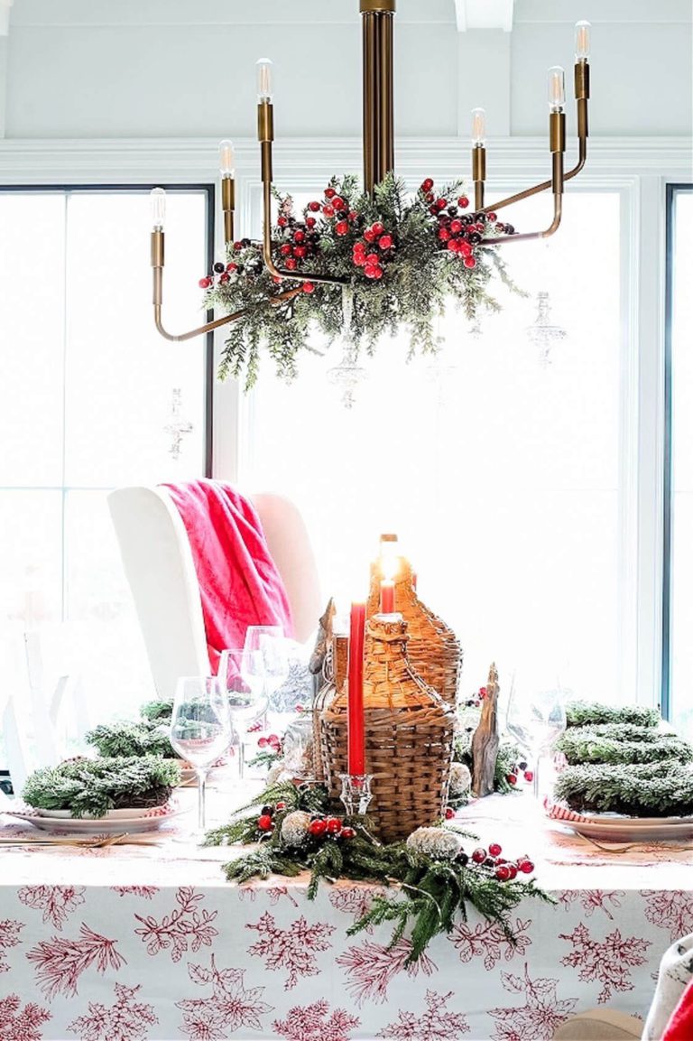 6 Festive and Stunning Christmas Tablescape Ideas