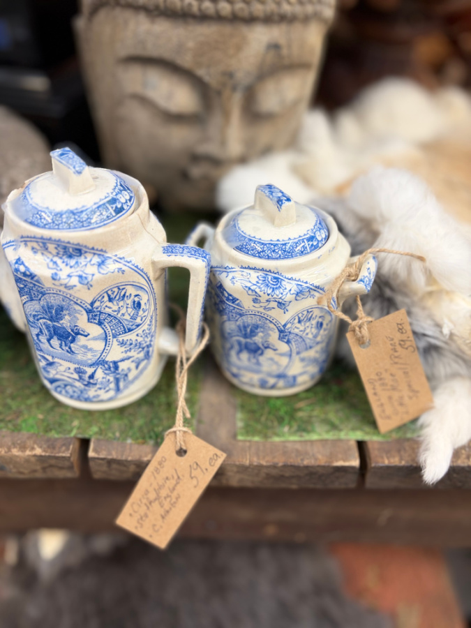 blue and white cream and sugar