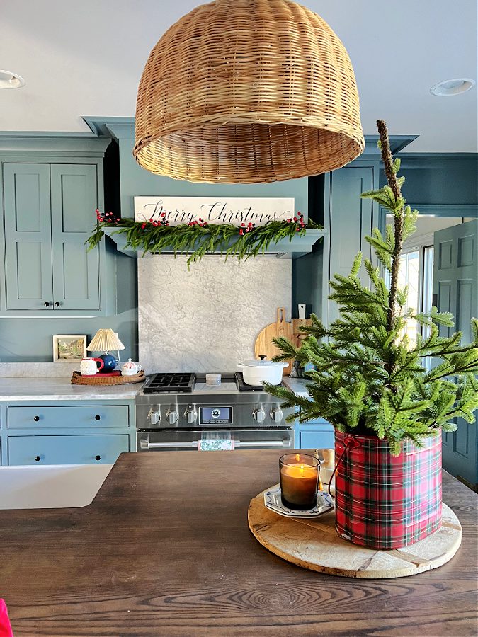 Welcome Home Saturday: Christmas In our Kitchen and Dining Room