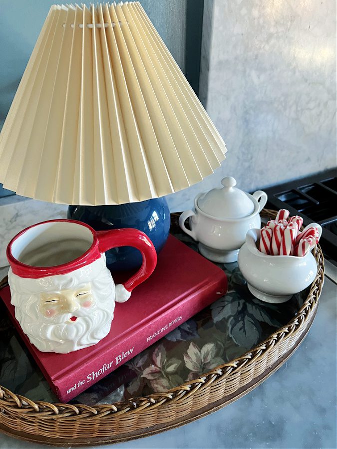 Santa mug with blue lamp on tray