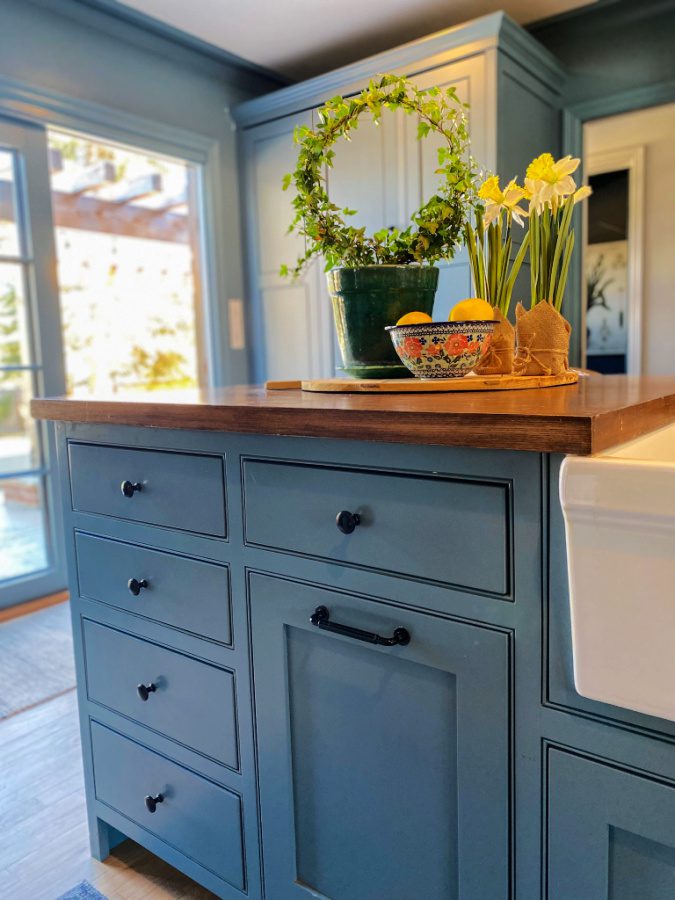 Colorado COlonial Spring Home Tour: the blue kitchen