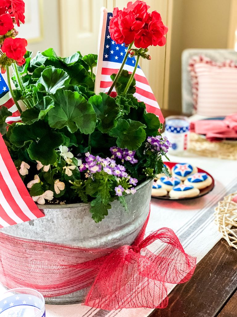 Easy Patriotic Flower Pot form Kim at Cottage In The Mitten