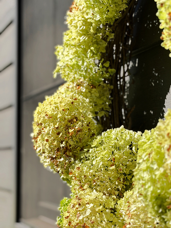 DIY Hydrangea wreath up close
