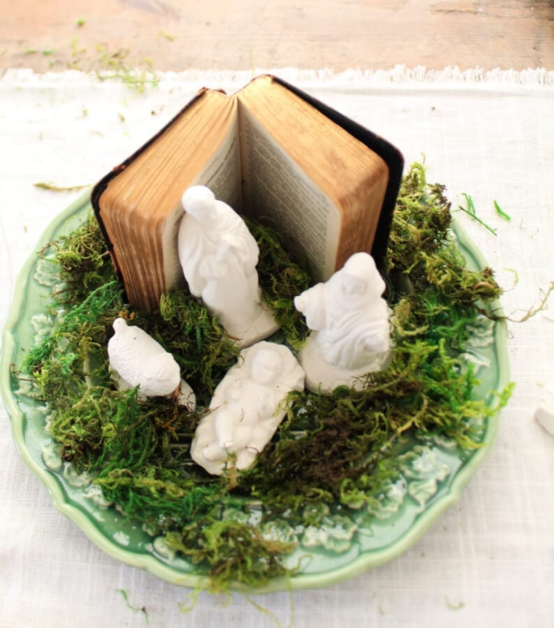 DIY Nativity Centerpiece perfect for Christmas!