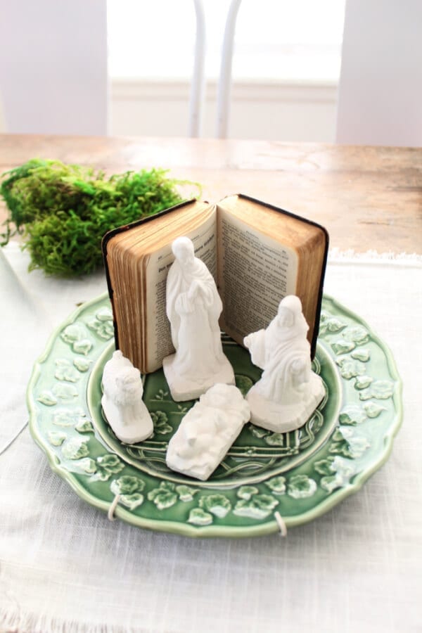 DIY Nativity Centerpiece