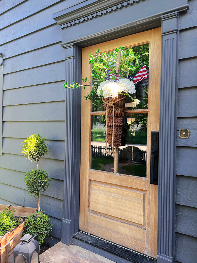 Side view of our pretty DIY patriotic door basket