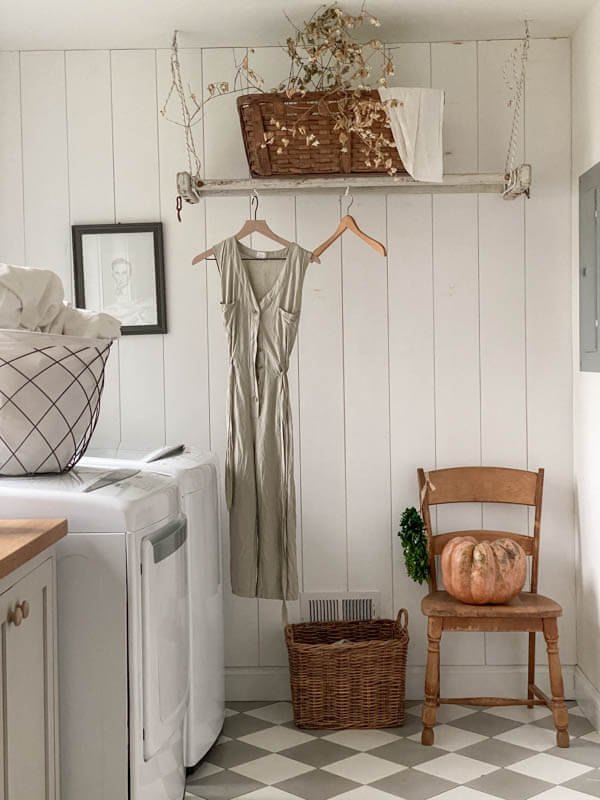 Welcome Home Sunday: Fall Laundry Mudroom