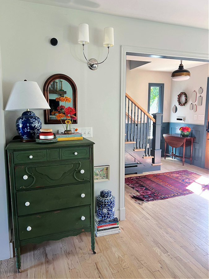 entry alcove for Fall