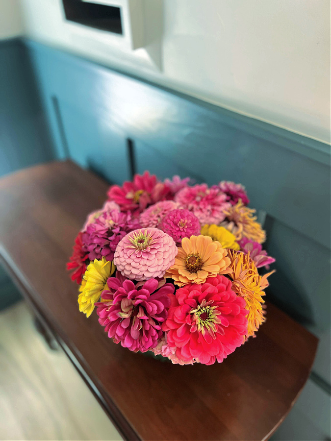 zinnias in entry for Fall Tour