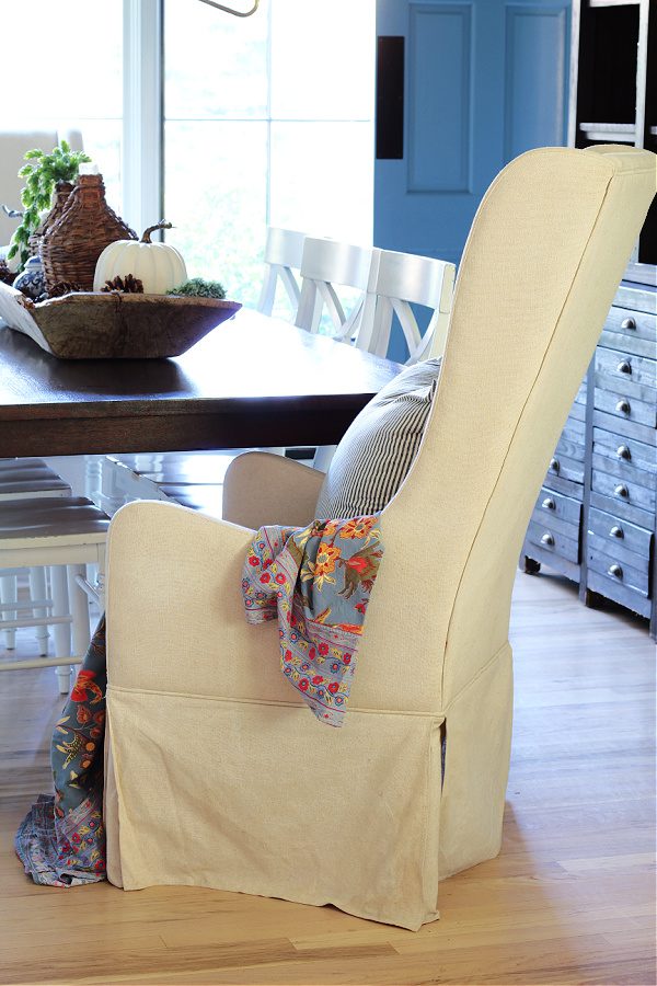 Wingback chairs in the dining room.