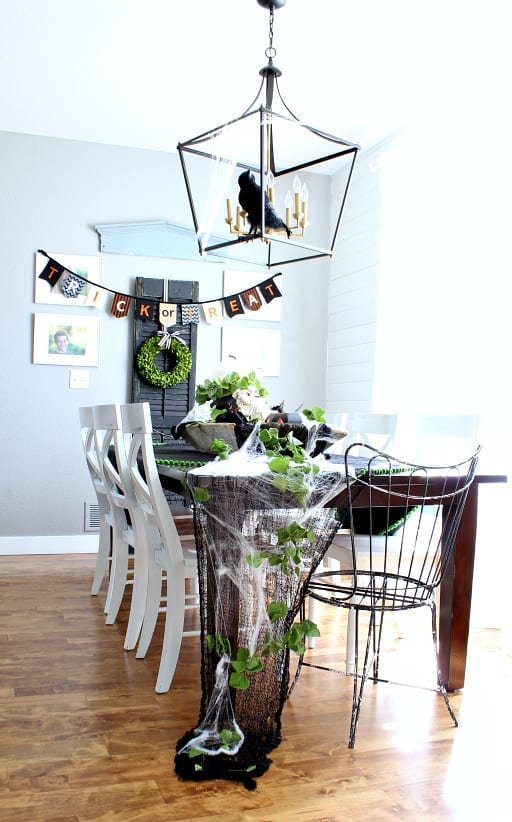 Halloween decor ideas for your dining room.