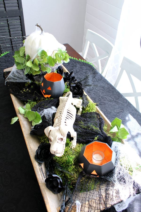 A Simple DIY Halloween Centerpiece