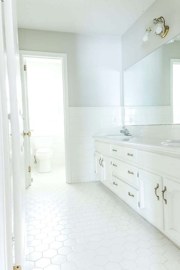 Welcome Home Sunday: How to plan a budget bathroom remodel.