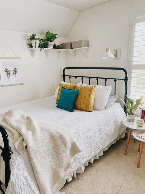 Welcome Home Saturday: Summer Teen Bedroom Update | Welcome Home Saturday by popular Alabama lifestyle blog, She Gave It A Go: image of a teen girl bedroom.