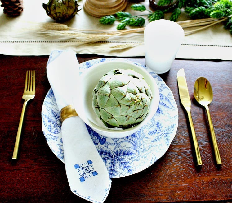 Naturals and blues fall DIY tablescape ideas.
