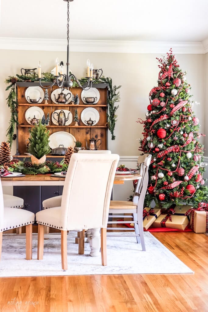 Welcome Home Sunday: Red Tartan Christmas Dining Room