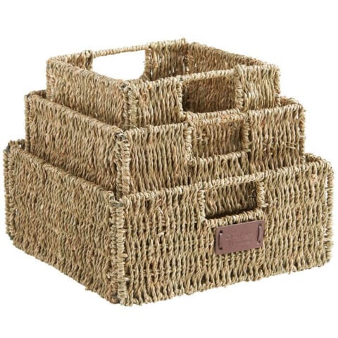 Seagrass storage baskets are perfect for bathroom sotrage and organization!