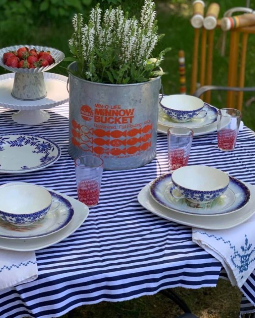 White Arrows Home: Mixing vintage dishes Spring decor inspiration