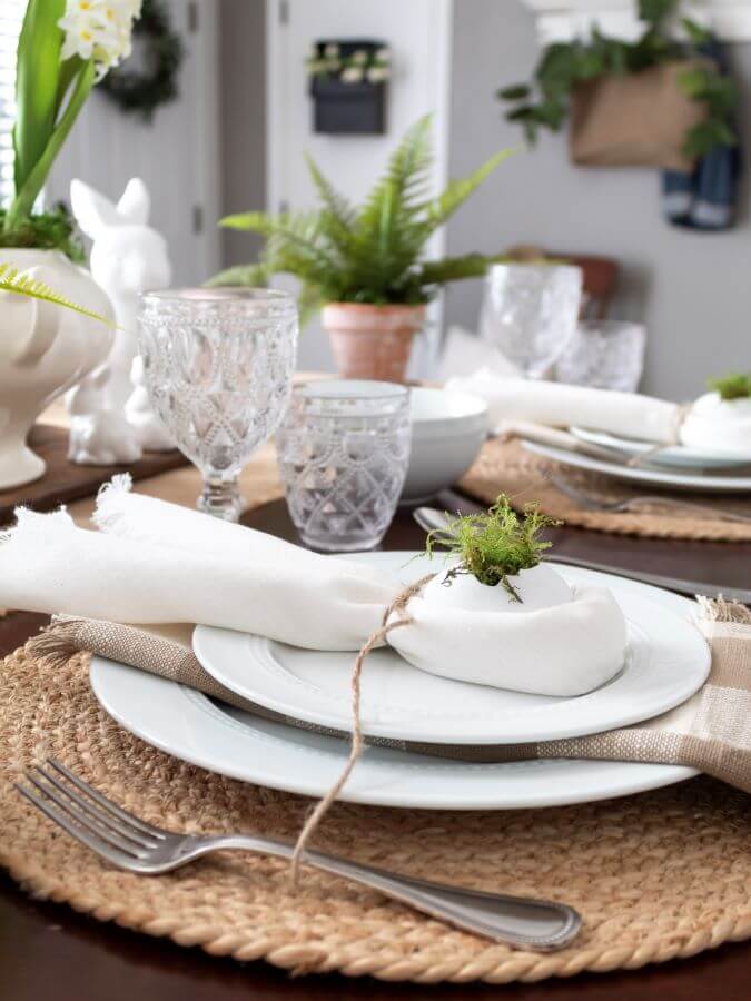 See how you can use everyday decor to set a beautiful and charming table for Easter brunch this year.