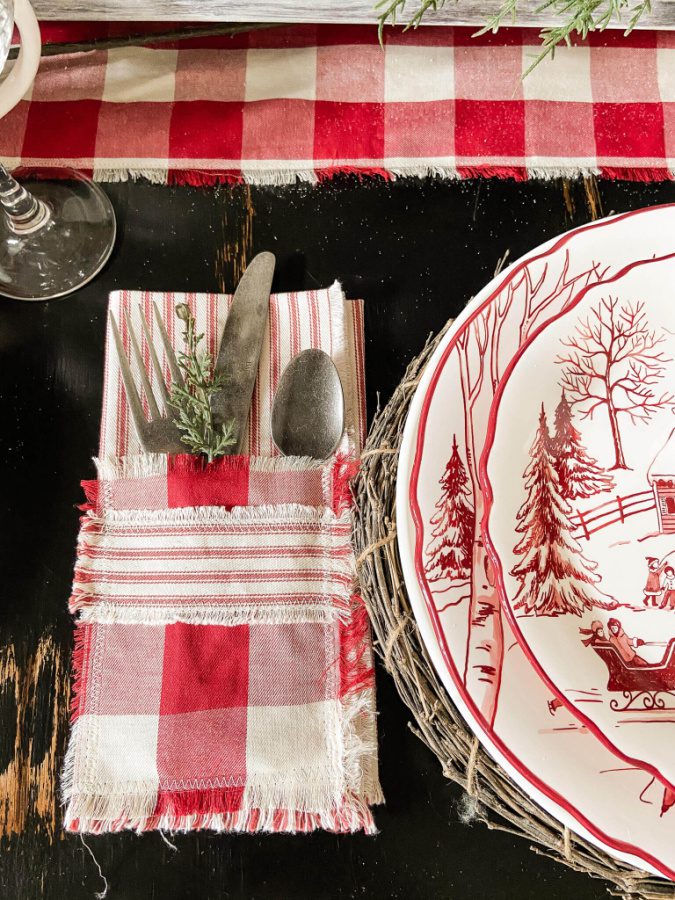 Easy Tips For A Christmas Tablescape
