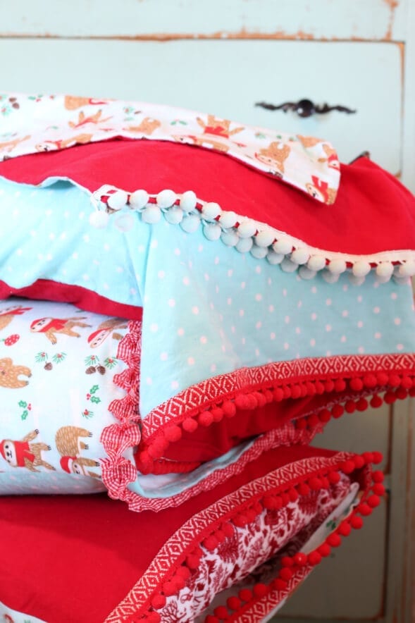 Looking for a sweet and thoughtful Christmas gift? Try these easy DIY Christmas pillowcases.