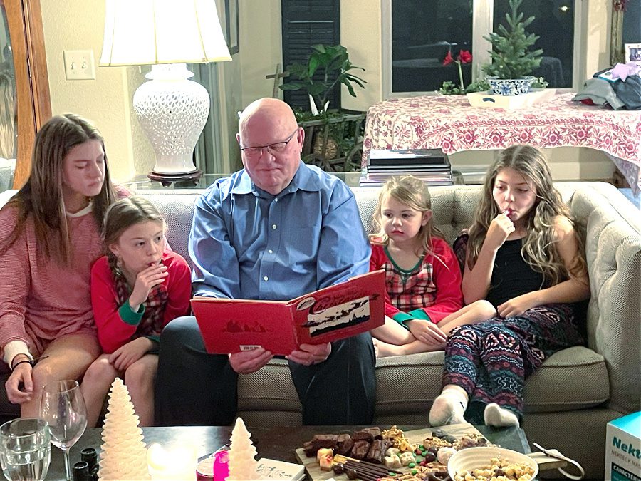 dad reading the Night Before Christmas
