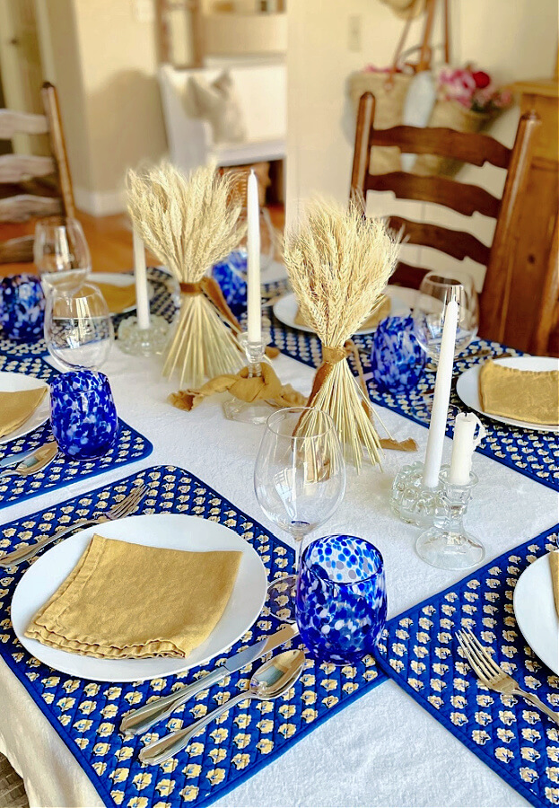 Harvest wheat bundles as table decor