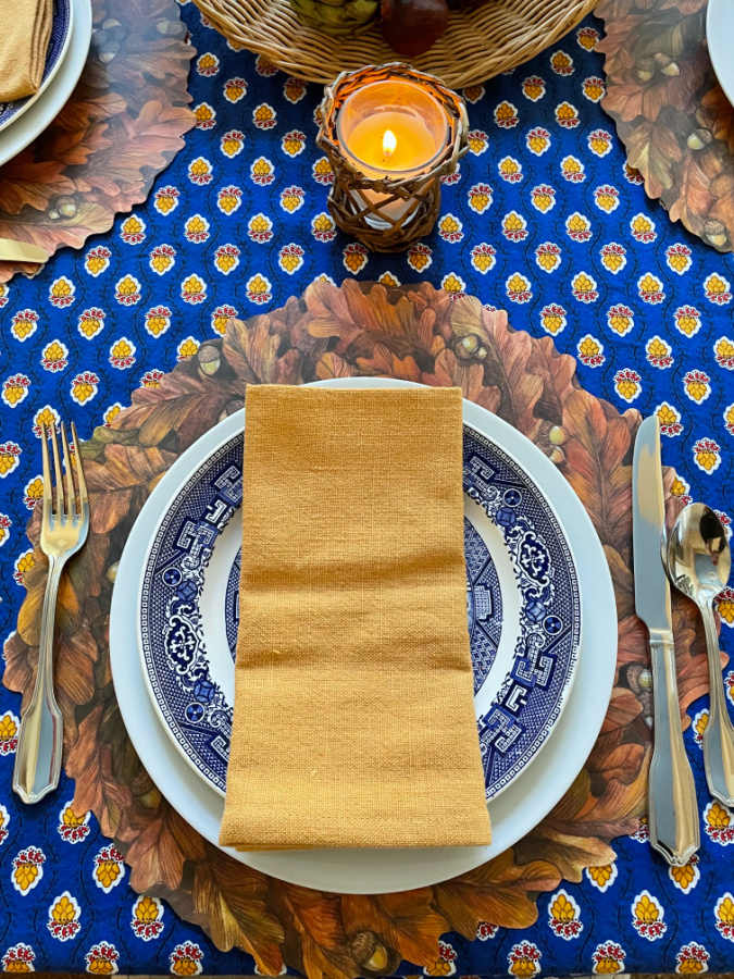 place setting yellow napkin