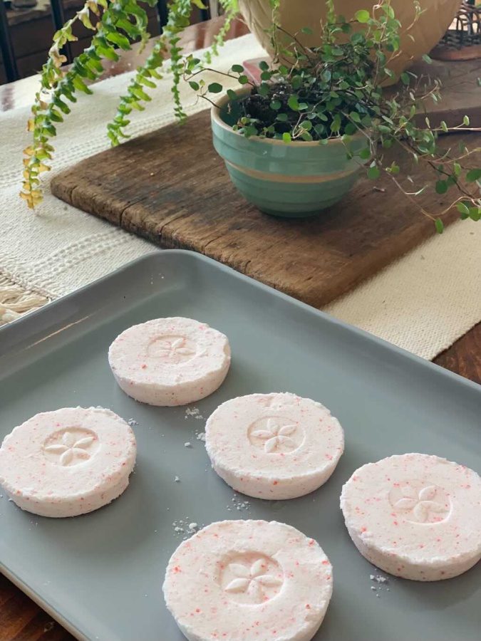 Bath bombs for mom with a vintage twist
