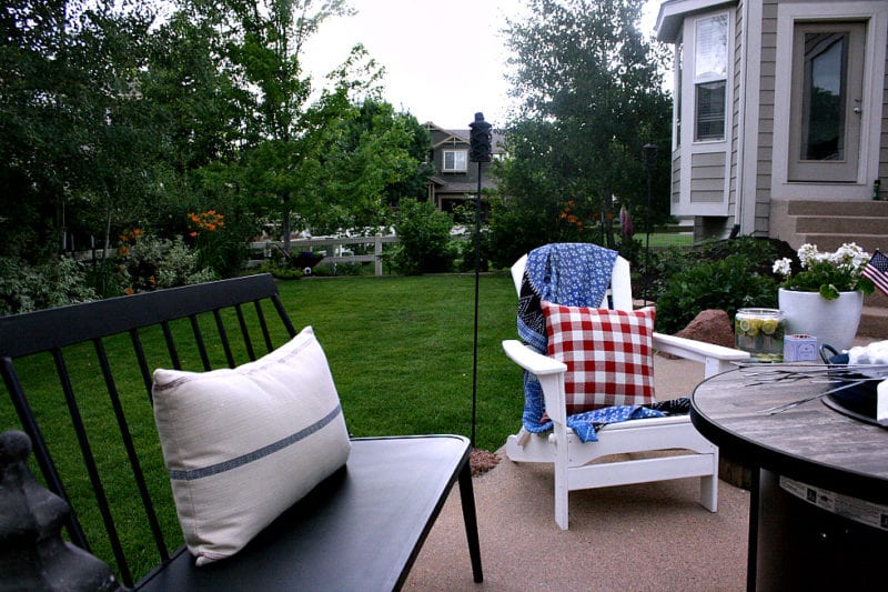 Outdoor patio seating for the whole family!