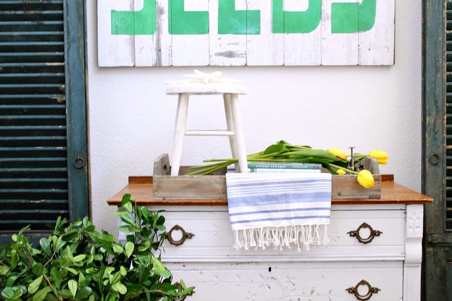 Creating a summer vignette can be so much fun when you mix old and new decor.