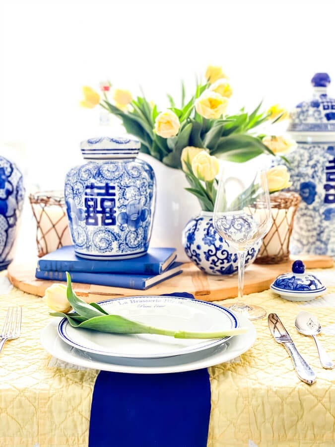 Some beautiful blue and yellow decor for the perfect Mother's Day brunch!