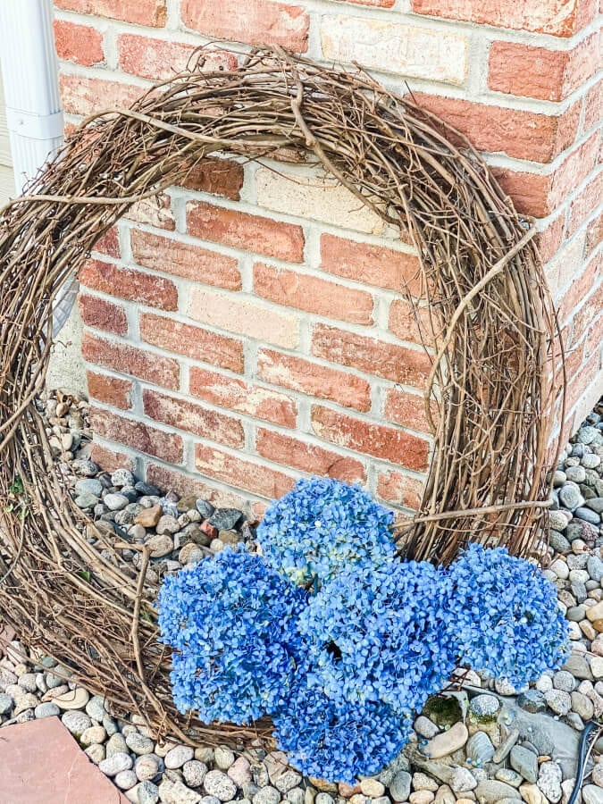 This DIY blue hydrangea wreath is easy and fun to make!