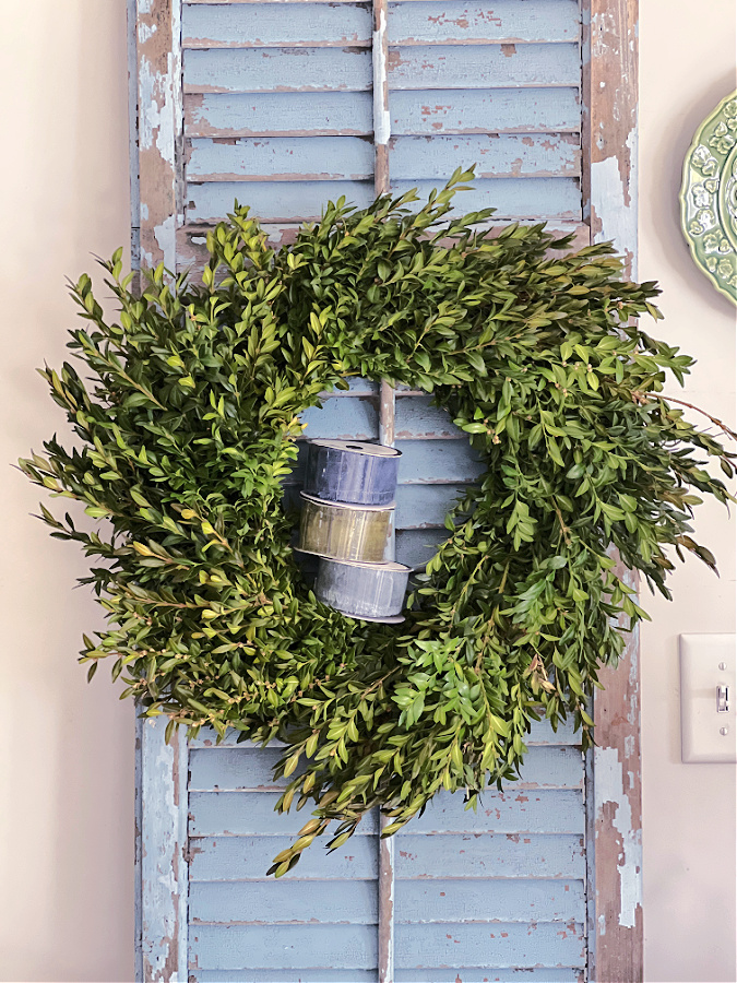 Boxwood wreath start