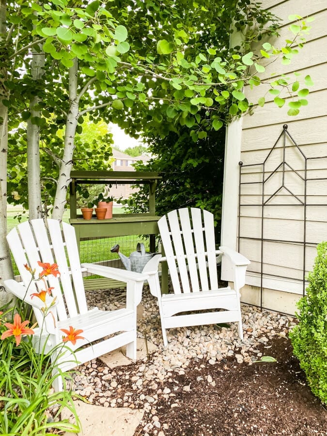 DIY projects like this potting bench makeover make backyards feel special.