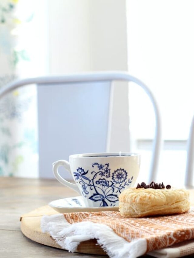 Mini pumpkin chocolate chip hand pies made with puff pastry!