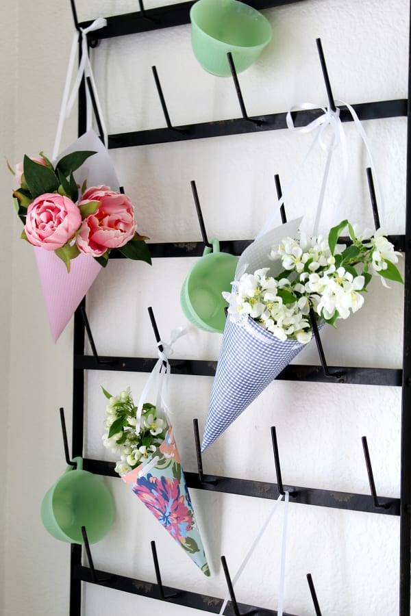 Easy and pretty DIY May Day baskets!
