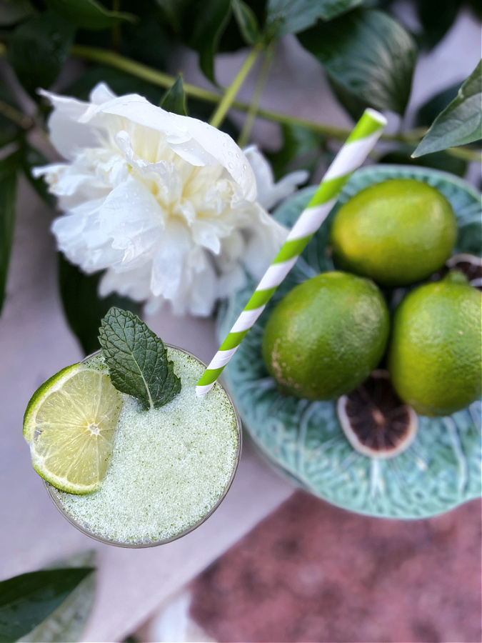 A frozen mojito recipe that is very easy and refreshing!