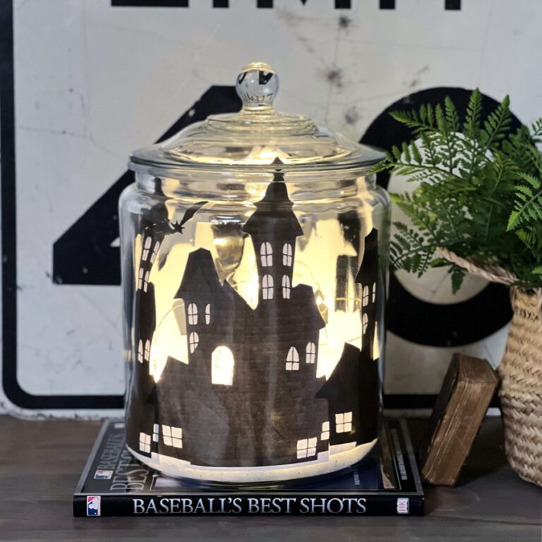 Easy haunted house silhouette craft in a large jar!