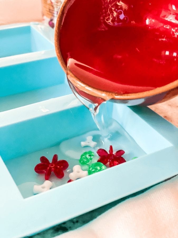 Easy homemade Christmas soaps for kids!