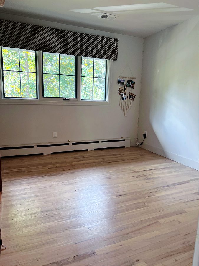 Empty bedroom before makeover