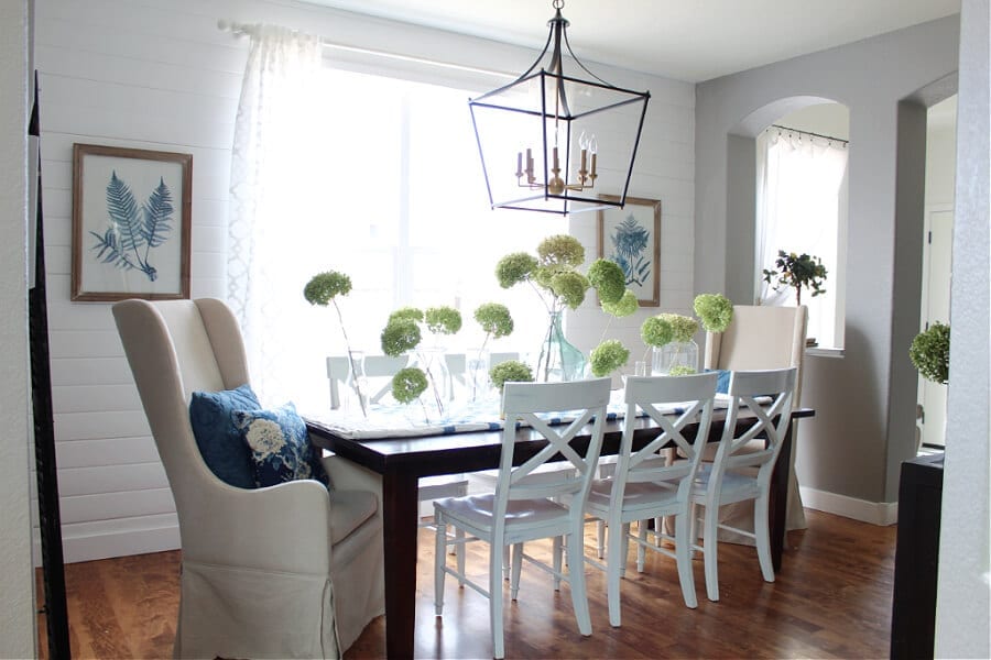 Spring in the dining room...come take our pretty Spring home tour!