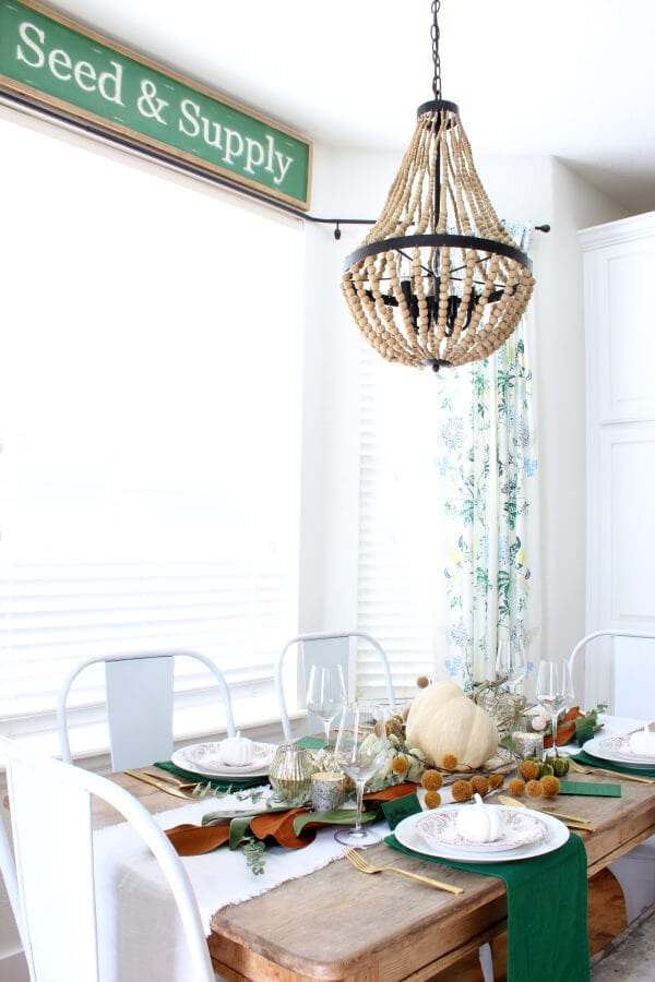 Simple ideas for creating a cozy Thanksgiving table.