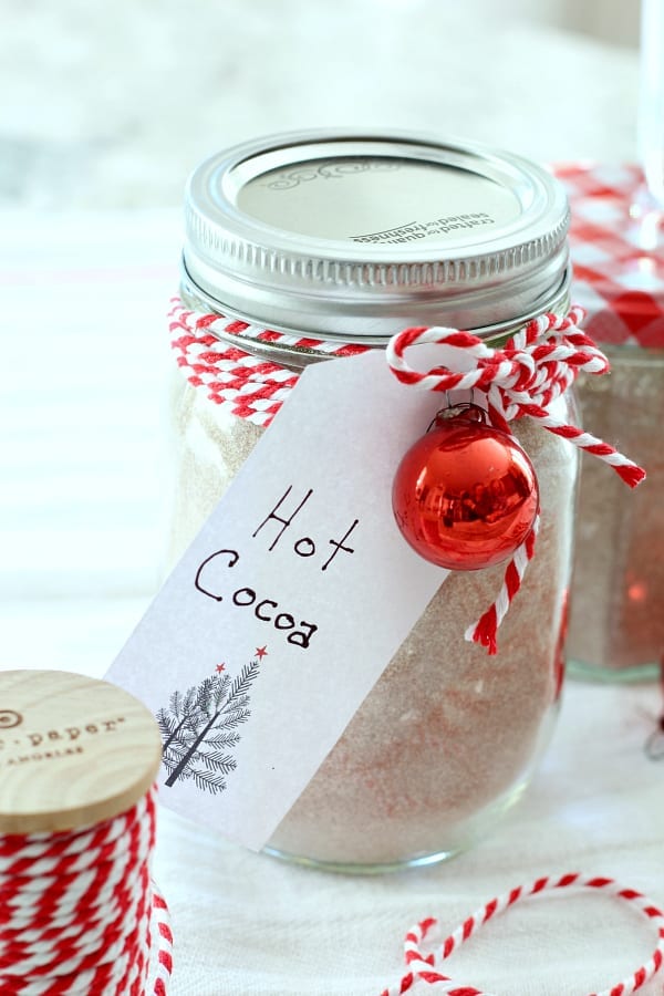 Hot Cocoa in a jar and FREE printable gift tags!