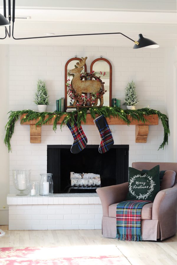 Learn how easy it is to decorate a rustic Christmas mantel!