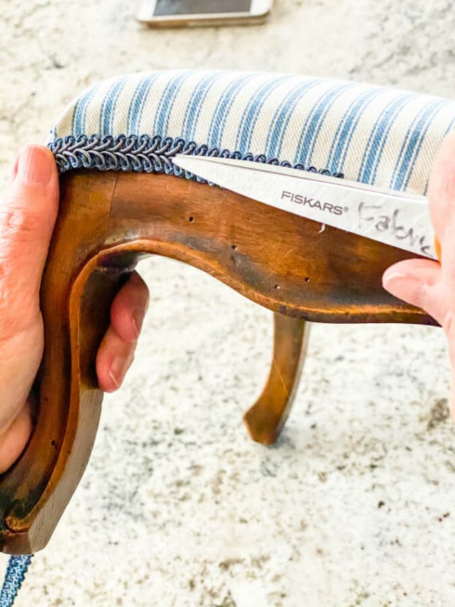How To Easily Recover An Old Footstool » Beauty with ease in the Garden
