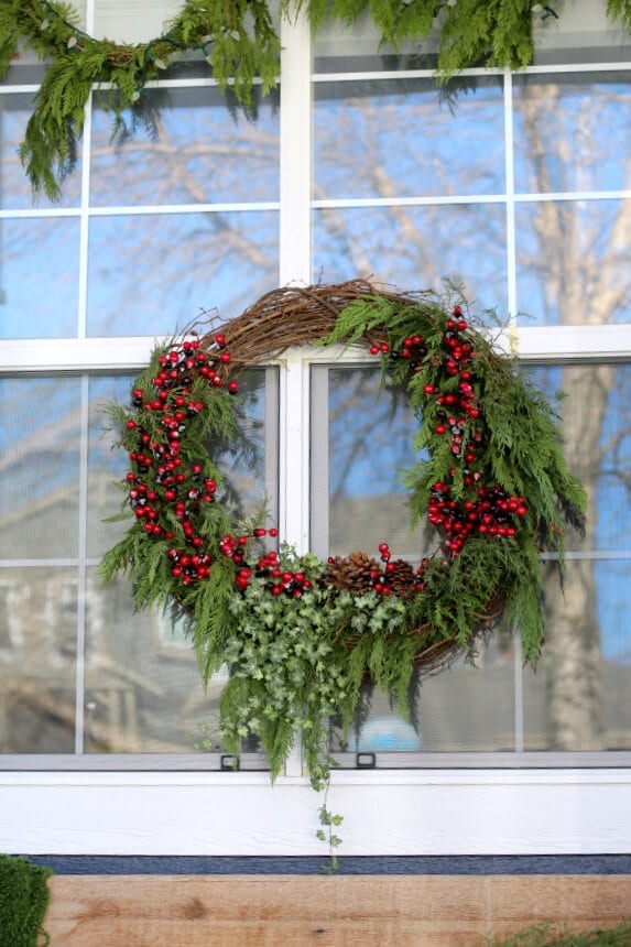 THis large outdoor wreath took under 30 minutes to make and was inexpensive too!