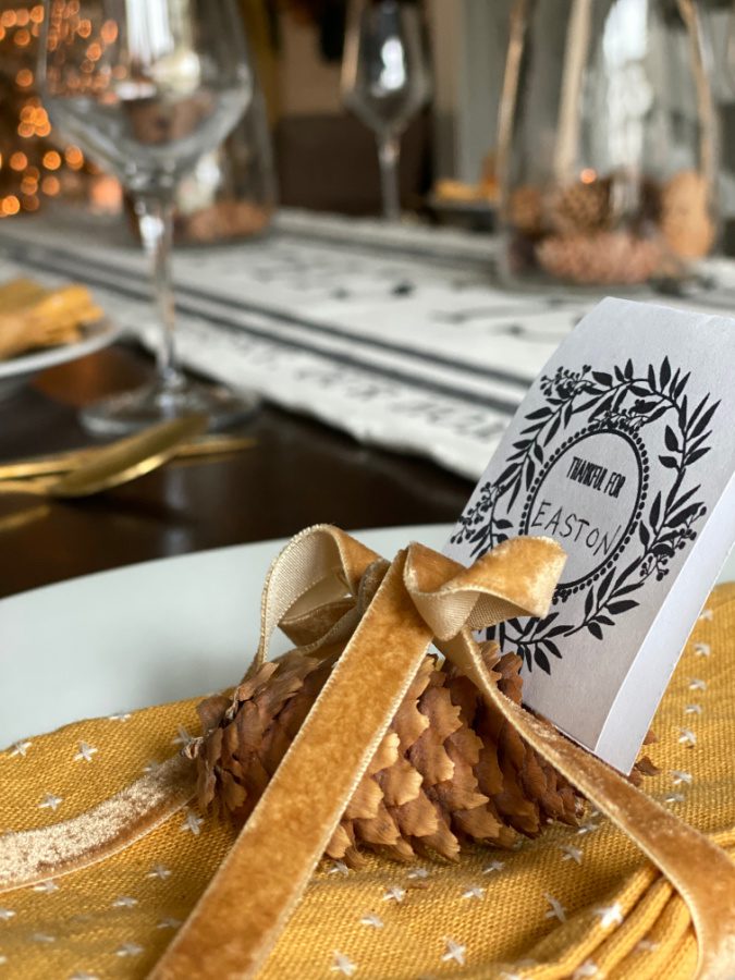 Printable place cards for a casual or fancy table setting.